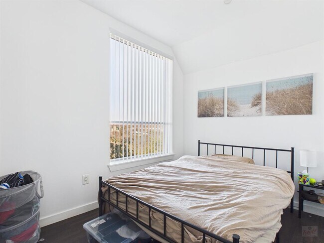 Foto del edificio - 1010 W 26th St