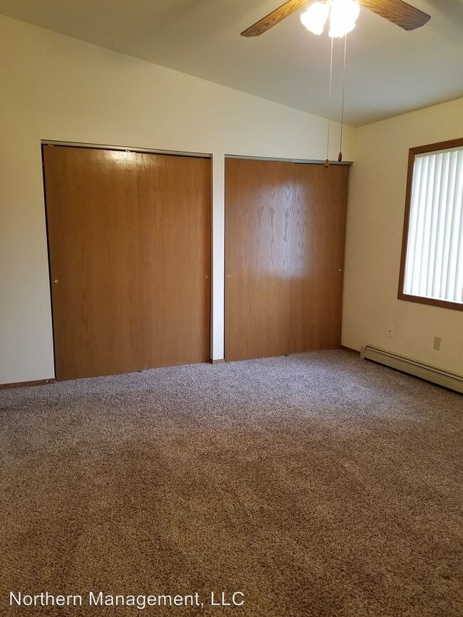 Foto del edificio - 2221-2231 Evergreen Ln