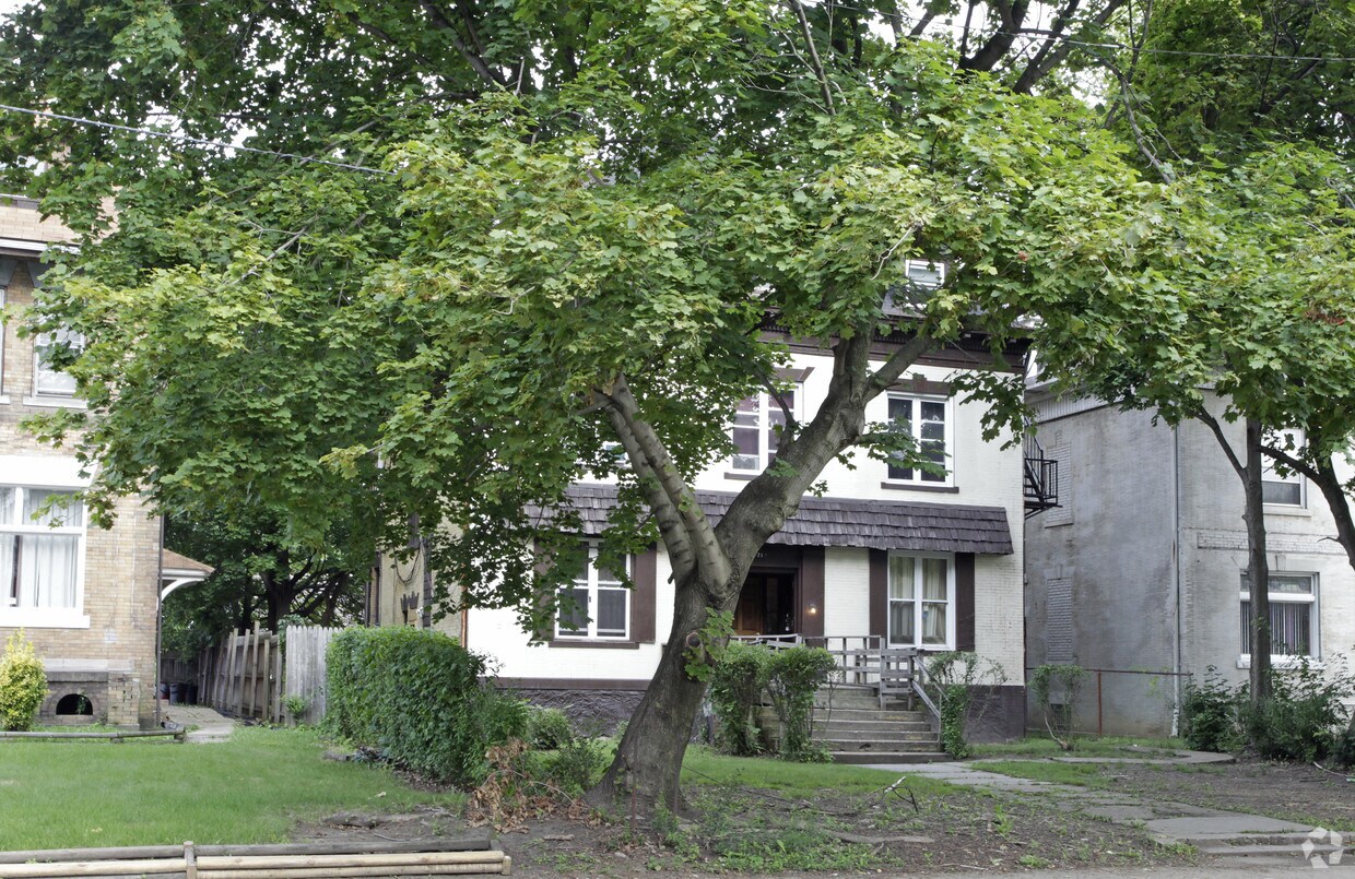Building Photo - 719 N Negley Ave