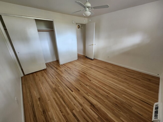 Foto del edificio - 5567 Newland Way