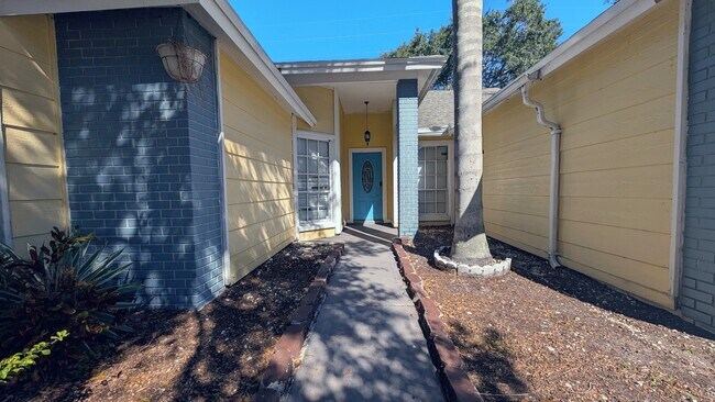 Foto del edificio - 12020 Fruitwood Dr