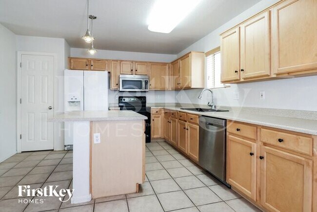 Building Photo - 17558 W Calavar Rd