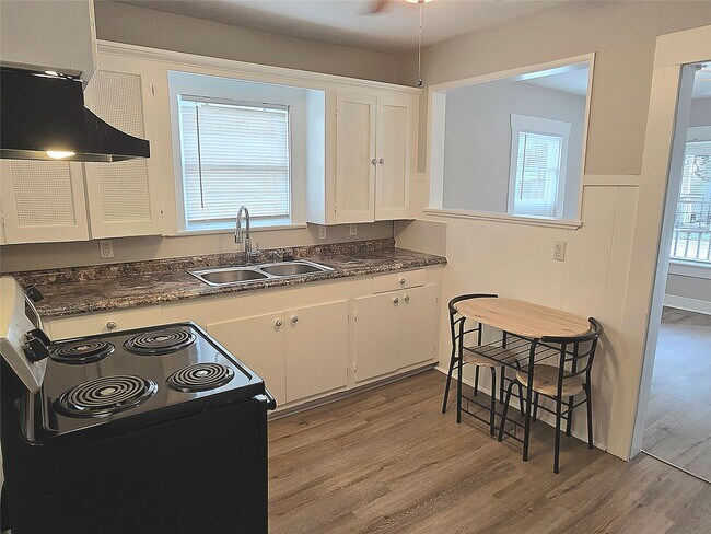 Foto del edificio - 2816 St Emanuel St