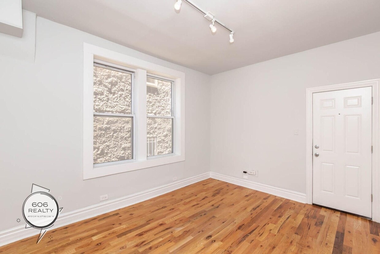 Foto del edificio - Beautiful spacious apartment in Humboldt Park!