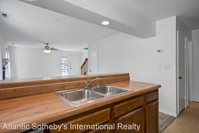 Building Photo - 2 br, 2.5 bath House - 4540 Genoa Circle
