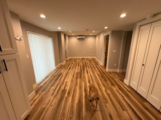 Building Photo - West AVL - Modern, Stunning 2/2 Basement A...