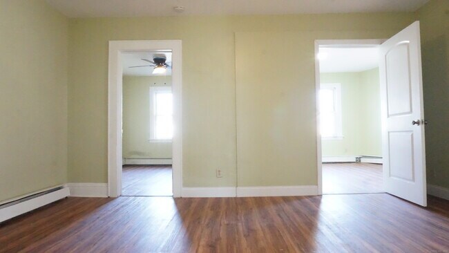 Foto del edificio - 1621 Stratford Ave