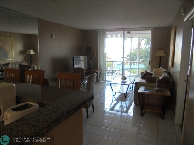 Foto del edificio - 1391 S Ocean Blvd