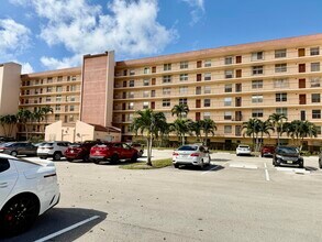 Building Photo - 14671 Bonaire Blvd