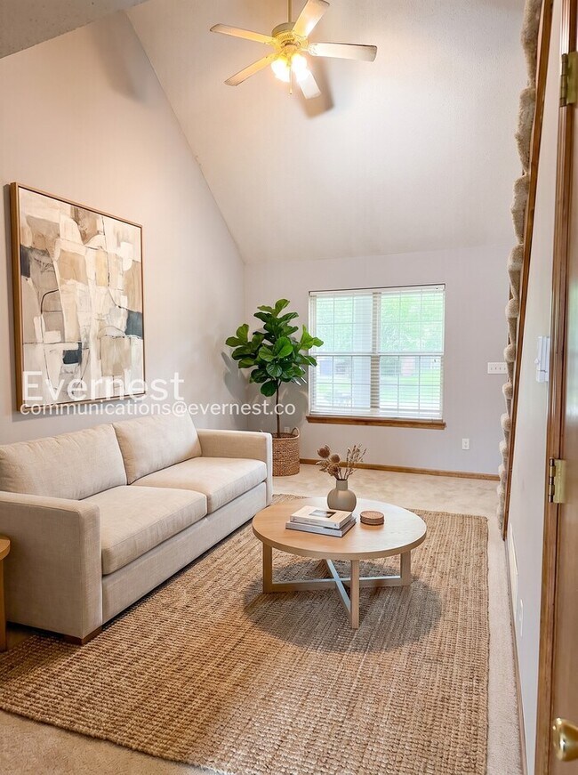Foto del edificio - 3 Bed/1.5 Bath Home with Fenced Yard & Garage / Pet-Friendly / Vouchers Accepted / Available Now!