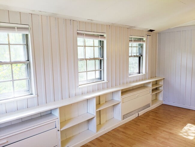 Building Photo - Clark Triplex