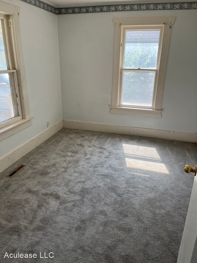 Foto del edificio - 3 br, 1 bath House - 825 N Walnut