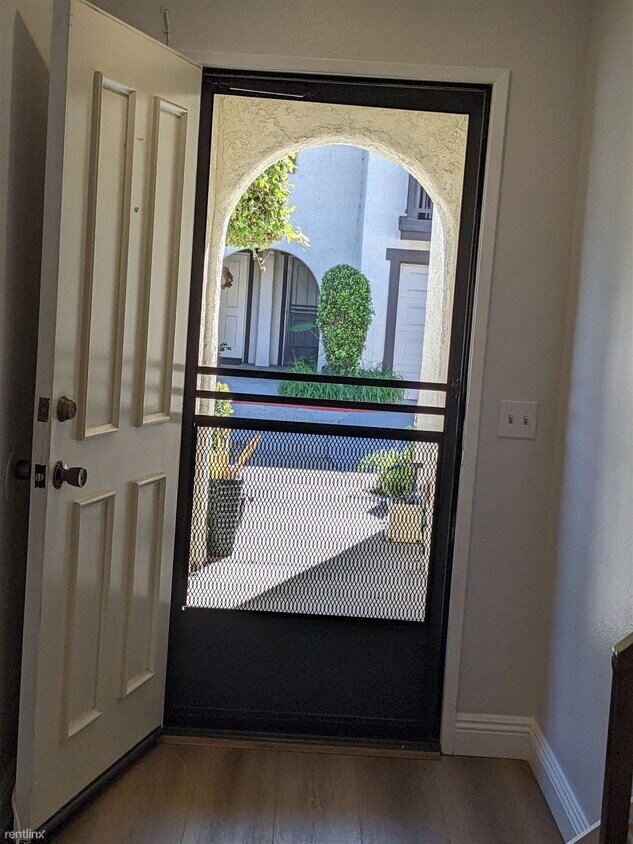 Primary Photo - 2 br, 2.5 bath Townhome - 1186 Strawberry ...