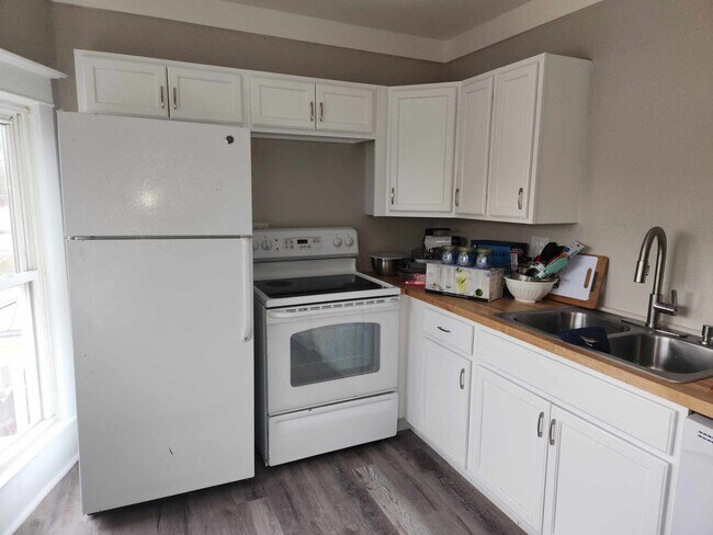 Foto del edificio - 116 N Summit St