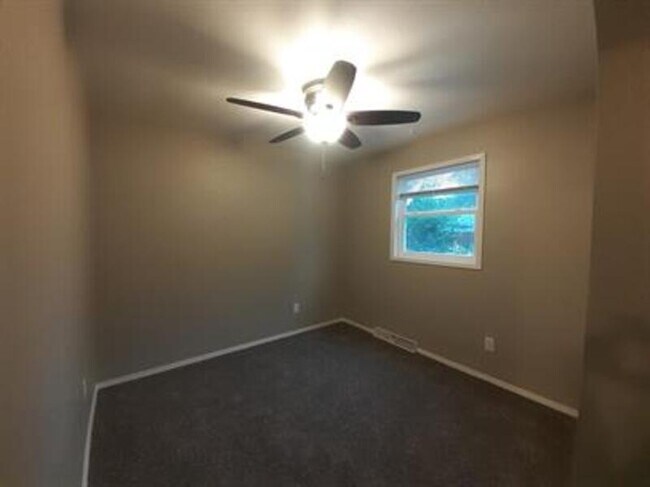 Foto del edificio - 15 Woodmere Ct