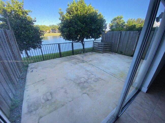 Foto del edificio - 9283 SW 219th St
