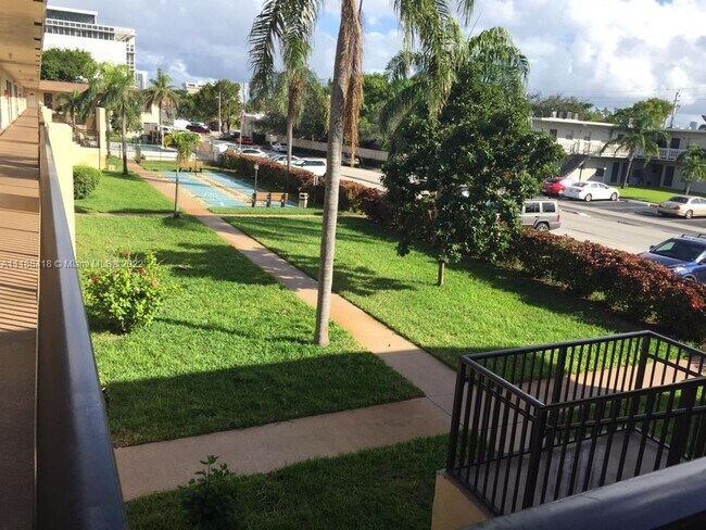 Building Photo - 421 NE 1st St