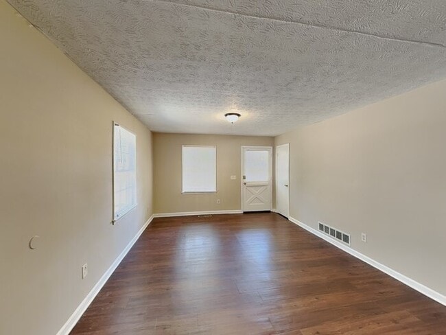 Building Photo - 3985 Casa Verde Dr