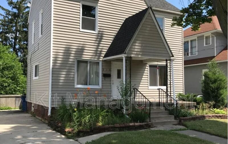 Primary Photo - 916 Alvison Rd