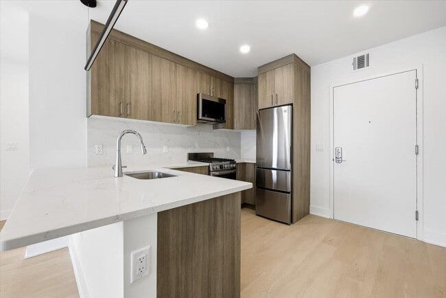 Foto del edificio - 303 Madison St