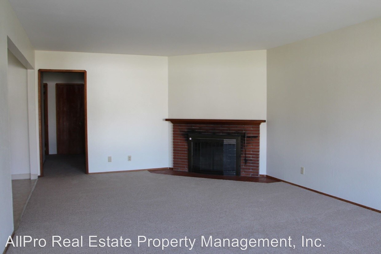 Building Photo - 3 br, 2 bath House - 38441 Logan Drive