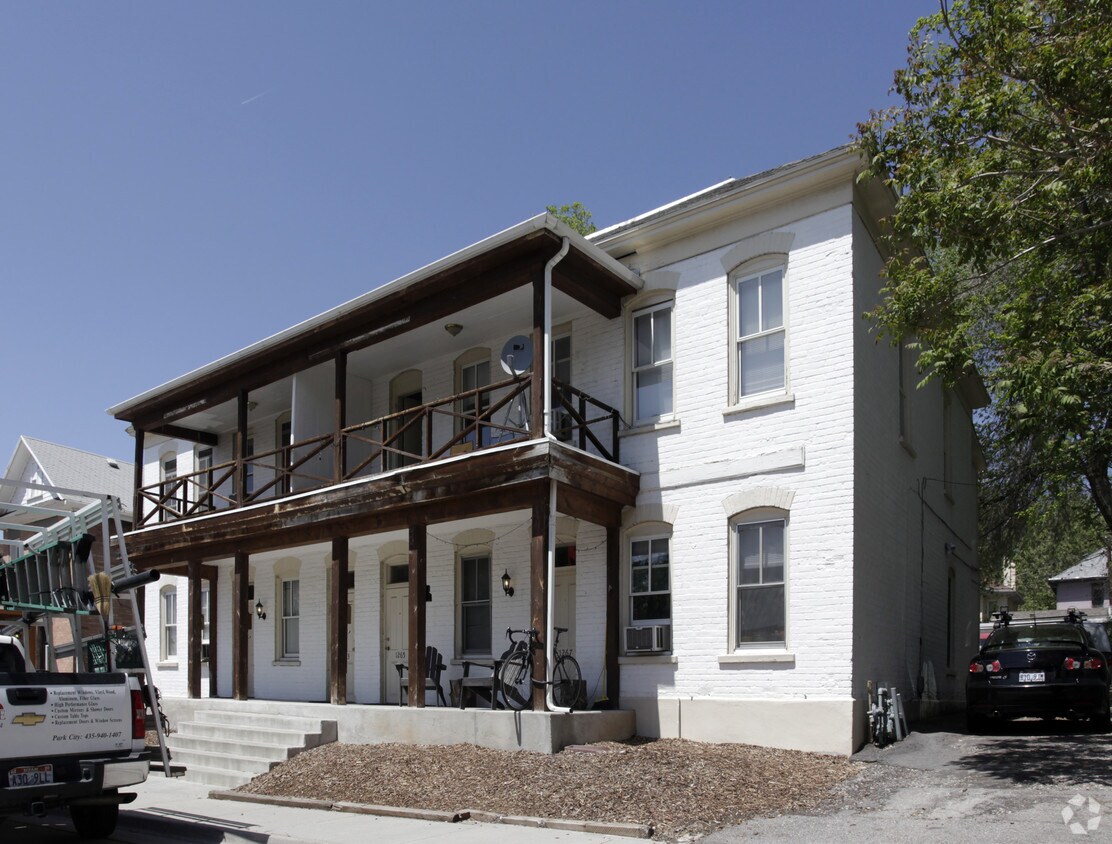 Building Photo - 1261 Alameda Ave