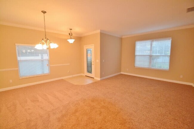 Building Photo - 5054 Legacy Oaks Dr