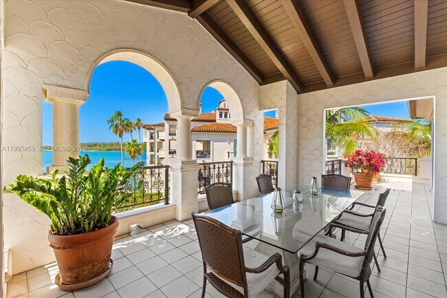 Foto del edificio - 2134 Fisher Island Dr