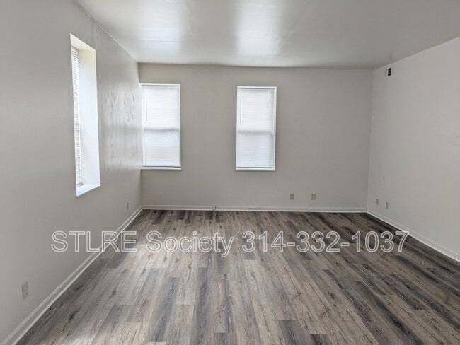 Building Photo - 2707 Russell Blvd