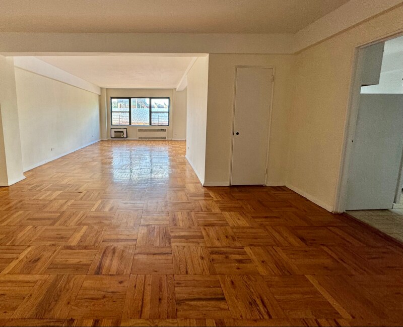 Foto principal - 303 Beverley Rd