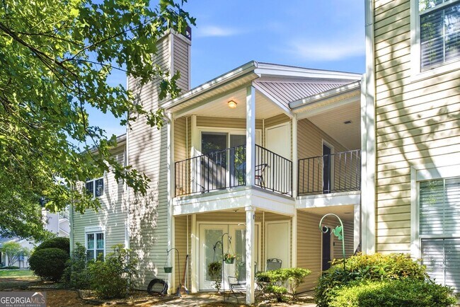 Foto del edificio - 728 Ridgefield Dr