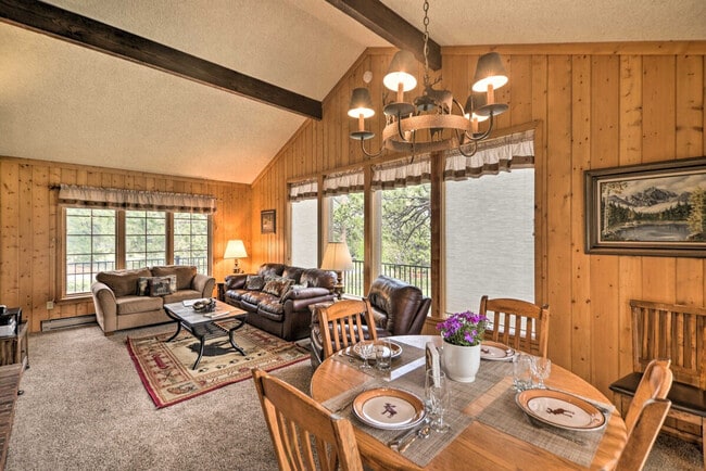 Building Photo - 2334 Carriage Dr