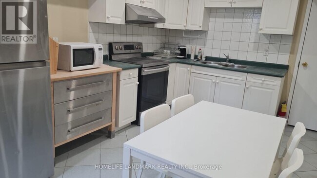 Photo du bâtiment - 38 Lois Dr