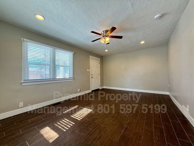 Building Photo - 3185 S 900 E