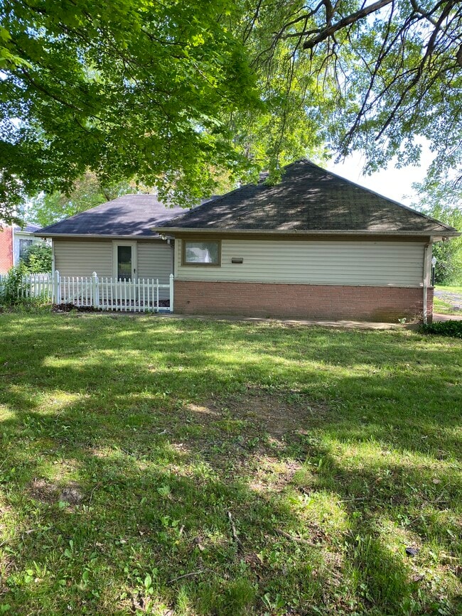 130 E Hoover Dr, Fort Wayne, IN 46816 House Rental in Fort Wayne, IN