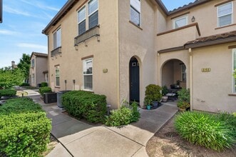 Building Photo - 8150 Crystal Walk Cir