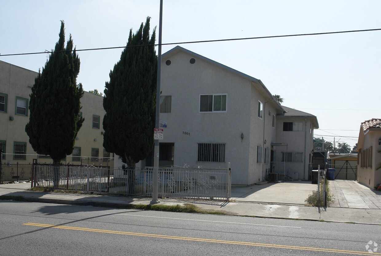 Primary Photo - 1001 N Wilton Pl