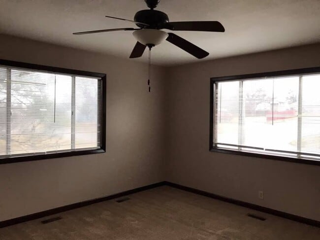 Building Photo - Spacious  House with Detached Garage & Fin...