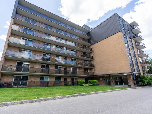 Photo du bâtiment - Patricia Apartments