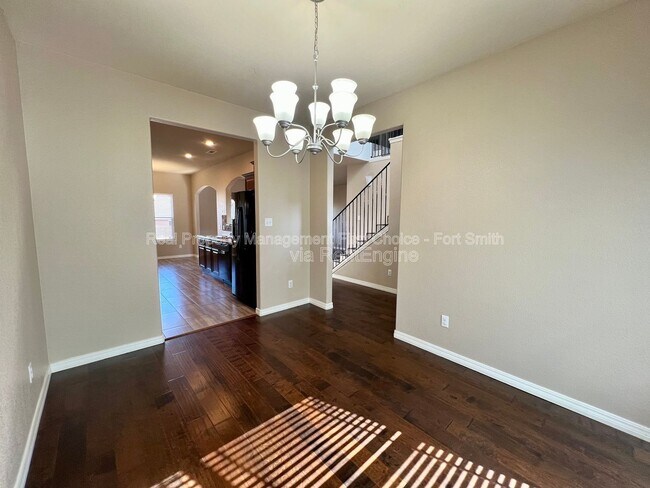 Foto del edificio - 615 Ridge Point Dr