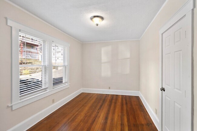 Building Photo - 46 Alpheus Rd