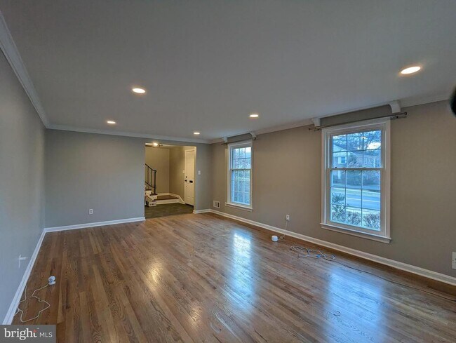 Building Photo - 1412 Fallsmead Way