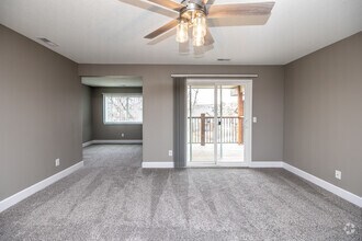 2BR, 1.5BA - Sun Room Large/1,070 SF - Regency Woods