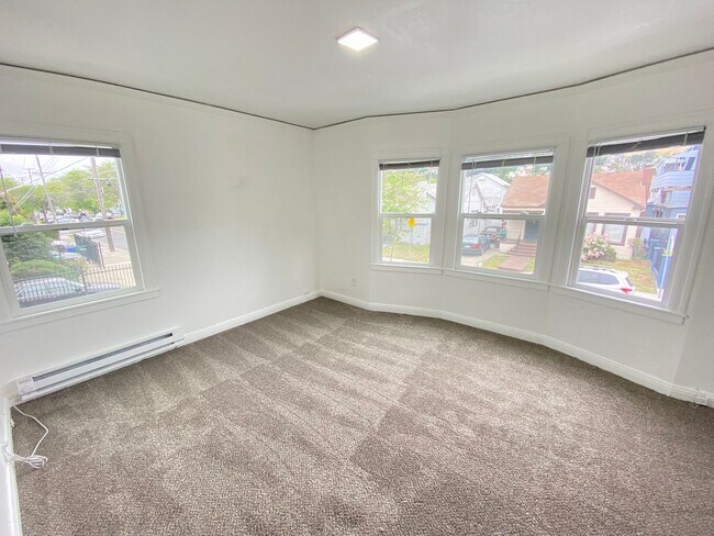 Building Photo - 82nd &amp; Hillside