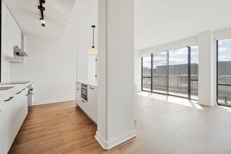 Building Photo - 1625 Eckington Pl NE
