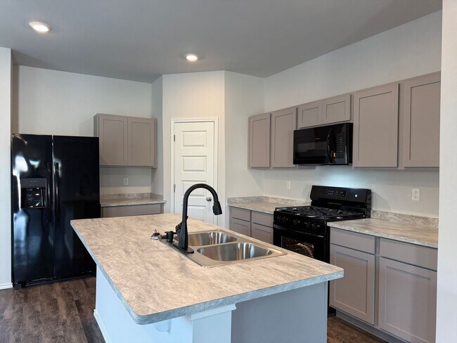 Foto del edificio - 9516 Gray Wolf Ln