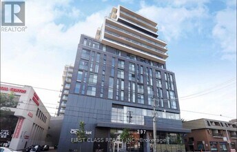 Building Photo - 297 College St