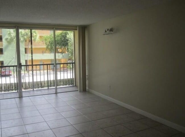 Foto del edificio - 8810 Fontainebleau Blvd