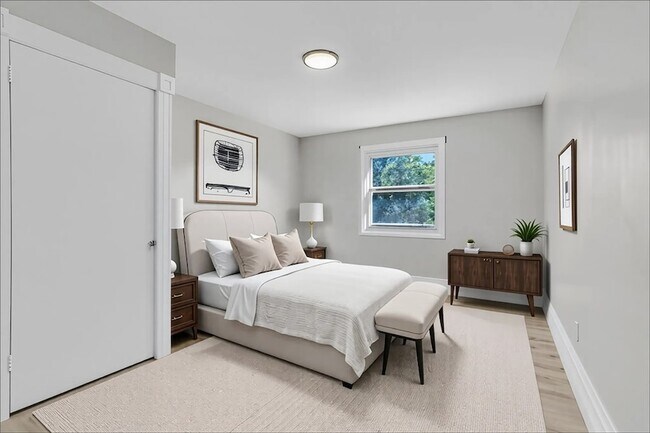 Foto del edificio - 1229 McKee Rd