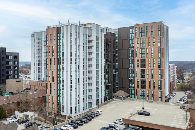Photo - Hub Cincinnati Apartments